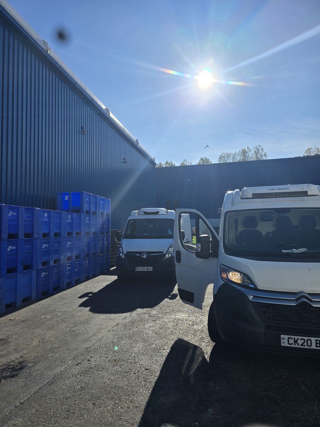 Refrigerated van interior transporting chilled food products under temperature-control